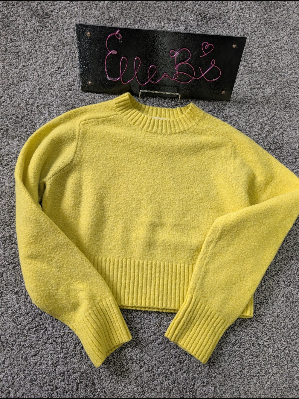 Universal Thread Bright Yellow Crewneck Sweater S